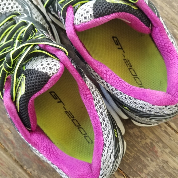 Women's ASICS gel GT 2000 shoes sz 9 - Picture 9 of 10